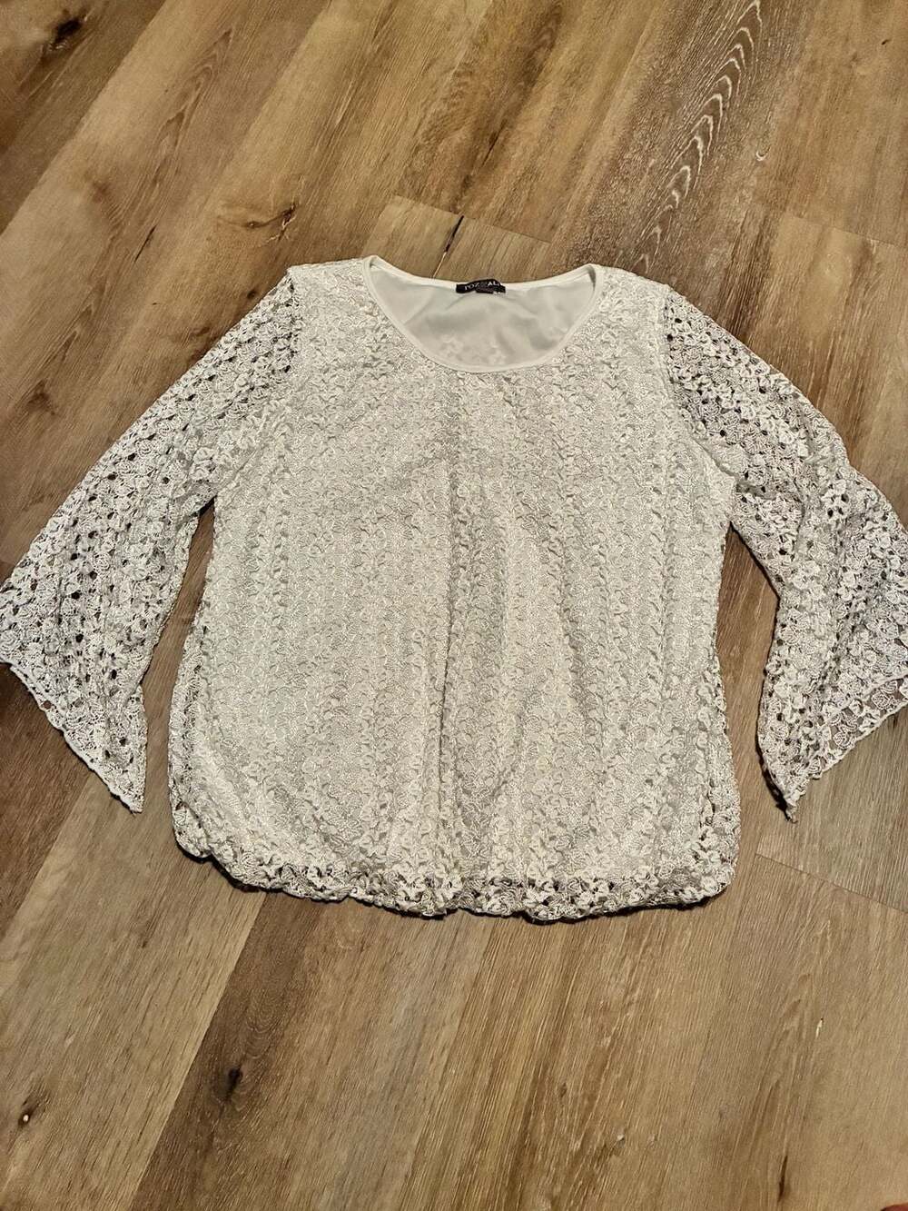 Roz & Ali White Lace Overlay Long Sleeve Top Size L